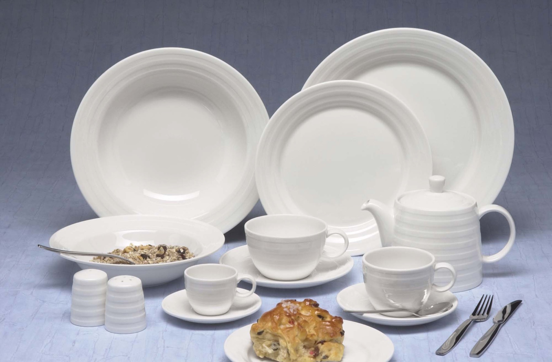 Essence tableware